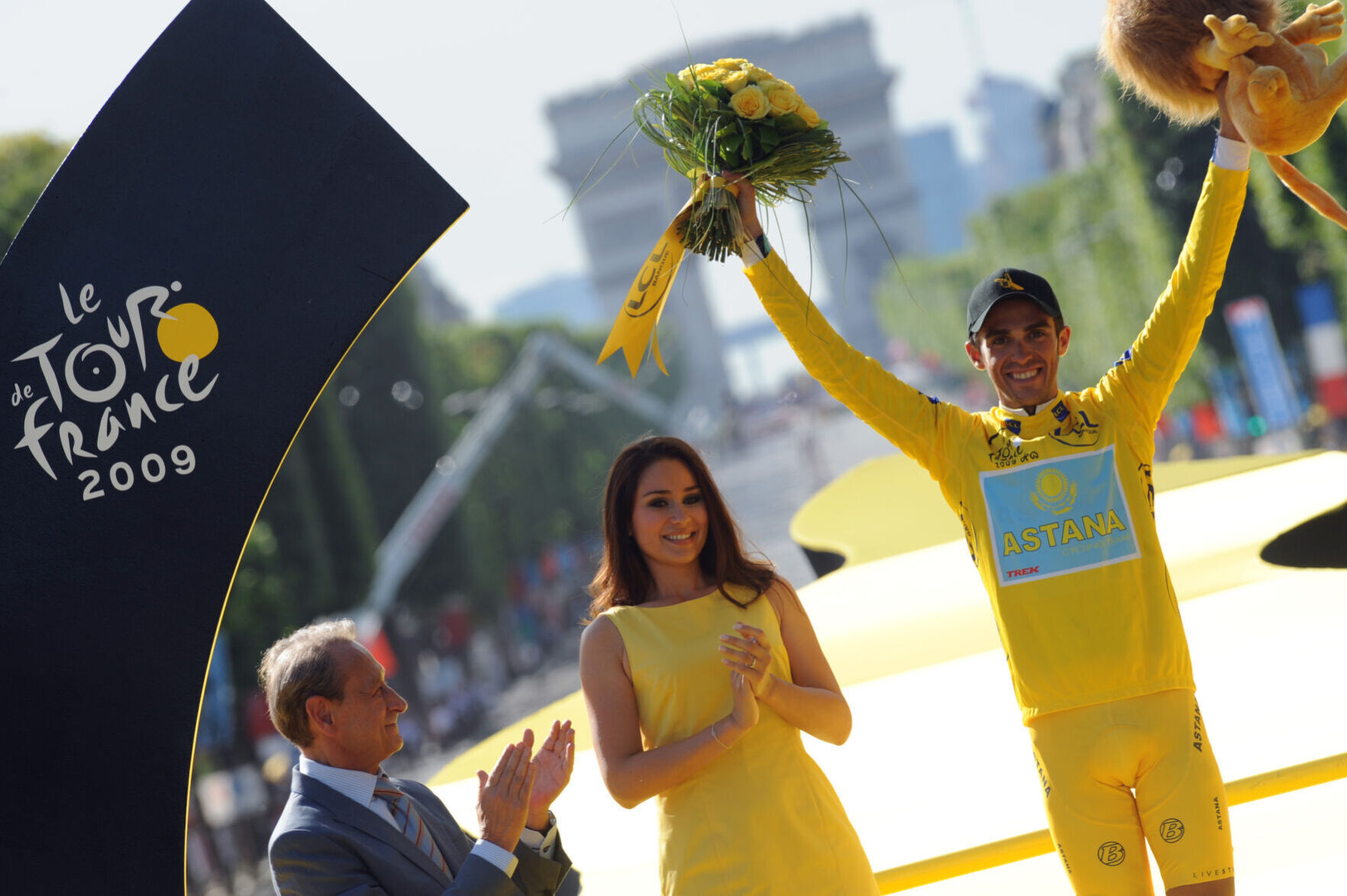 2009: Alberto Contador wins Tour de France for second time
